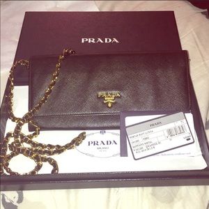 Prada wallet on chain